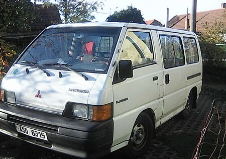 Mitsubishi L300