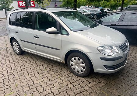 VW Touran Volkswagen Conceptline