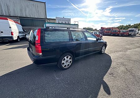 Volvo V70 2.4
