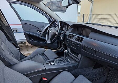 BMW 523i A touring -
