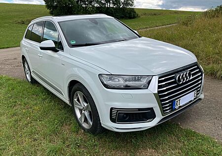 Audi Q7 e-tron 3.0 TDI quattro tiptronic -