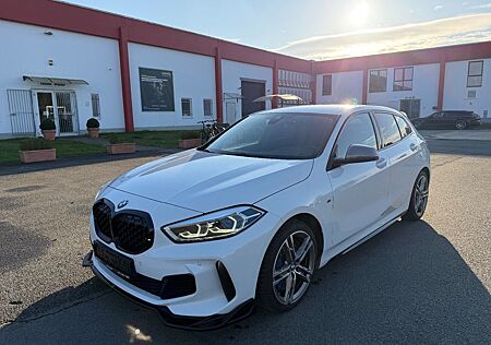 BMW M135 1 Limousine i xDrive LED! Carplay!