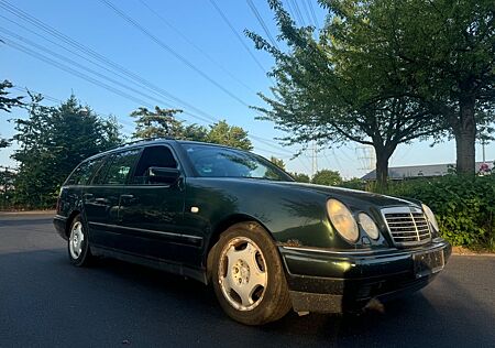 Mercedes-Benz E 230 T AVANTGARDE AUTOMATIK/MOTOR+GETRIEBE 1A