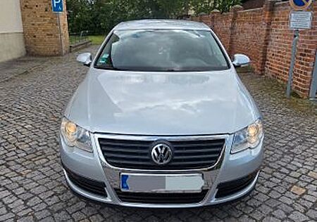 VW Passat Volkswagen 1.6 FSI Trendline Trendline