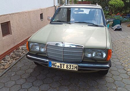 Mercedes-Benz W123 200T