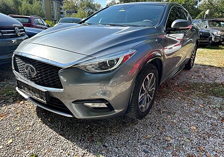 Infiniti Q30 d 1.5#Navi#Scheckheft#Zahnriemen#Tüv08/26