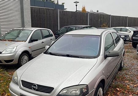 Opel Astra 1.6 -