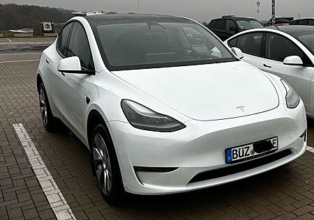 Tesla Model Y LR Dual Motor AWD Garantie aus Berlin!