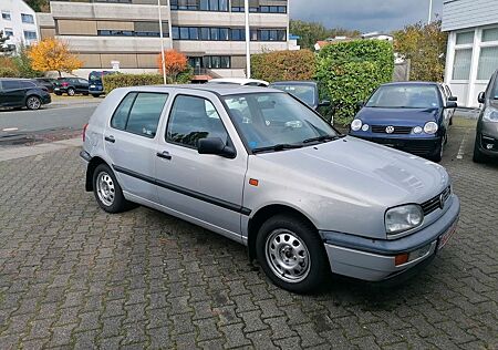 VW Golf Volkswagen 1.8 Highl.Autom.Leder.Klima.1A.Tüvneu.1Hand