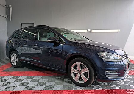 VW Golf Volkswagen VII Variant *PDC*Massagesitz*Bi-Xenon*