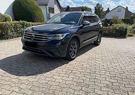 VW Tiguan Allspace Volkswagen 2.0 TDI DSG Life NAVI AHK PANO