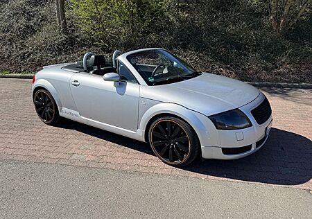 Audi TT Roadster 1.8T quattro 224PS