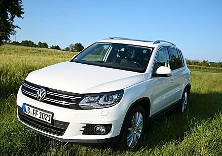 VW Tiguan Volkswagen 2.0 TSI DSG 4M Pano Kamera AHK