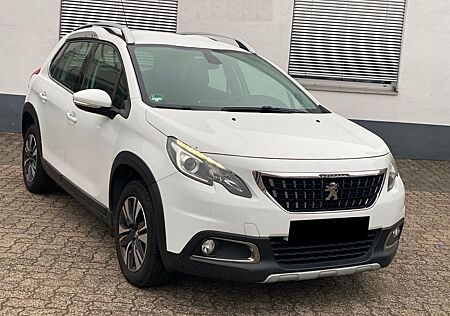 Peugeot 2008 Allure AUTOMATIK *Navi/CarPlay/Sitzheizung*