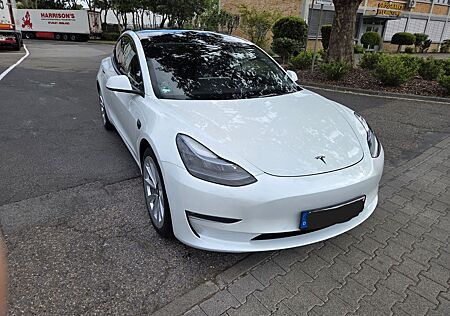 Tesla Model 3 Allradantrieb mit Dualmotor Long Ran...