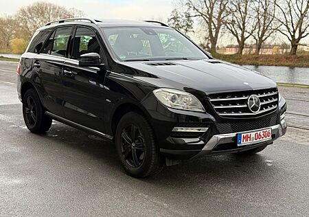 Mercedes-Benz ML 350 ML350CDI*Distronic*Totwinkel*Standheizung*Comand