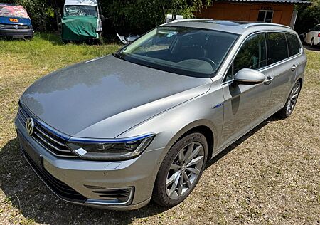VW Passat Variant Volkswagen 1.4 TSI DSG GTE Pano Leder