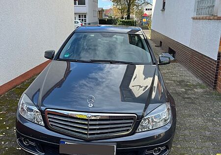 Mercedes-Benz C 180 CGI BlueEFFICIENCY Autom. -