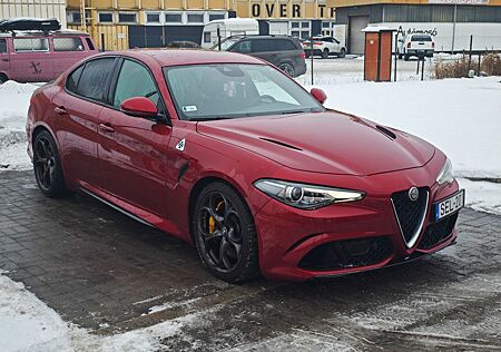Alfa Romeo Giulia 2.9 V6 Bi-Turbo 375 kW AT8 Quadrifogl...