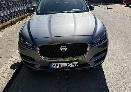 Jaguar F-Pace 20d AWD Pure Automatik Pure