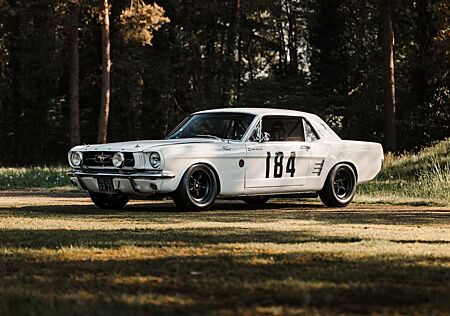 Ford Mustang Race Car