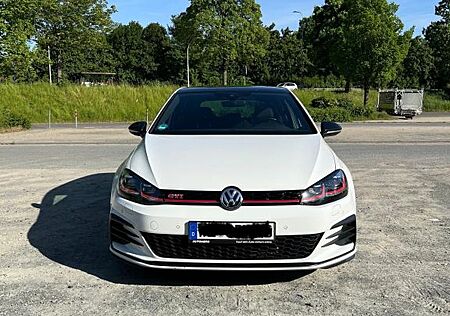 VW Golf Volkswagen 2.0 TSI DSG GTI Performance