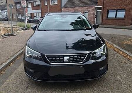 Seat Leon 2.0 TDI Xcellence 5F | DSG | LED | AHK | AC