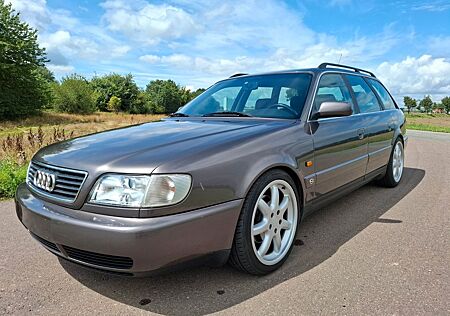 Audi A6 2.6 Avant quattro