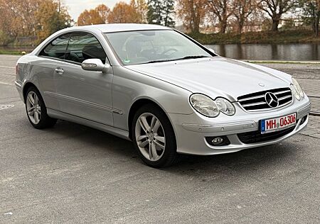 Mercedes-Benz CLK 200 CLK200K*Automatik*Leder*PDC*Avantgarde*Gepflegt*