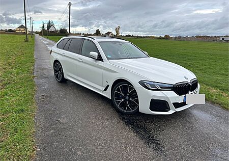 BMW 530 gebraucht kaufen BMW 530i xDrive Touring Laserlicht Head - UP