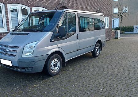 Ford Transit 2.2 TDCi 125PS, viel erneuert