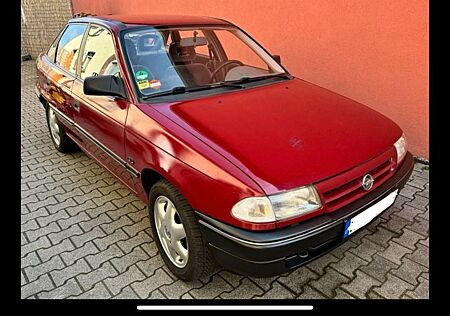 Opel Astra F 1.6 CD Limo H Kennzeichen TÜV