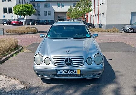 Mercedes-Benz E 200 KOMPRESSOR T CLASSIC