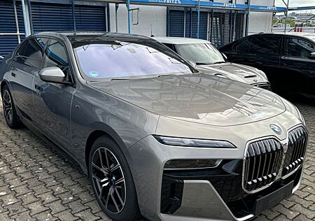 BMW 740 d xDrive MSport Cinema+Loung Vollausstattung