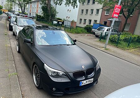 BMW 530i A -