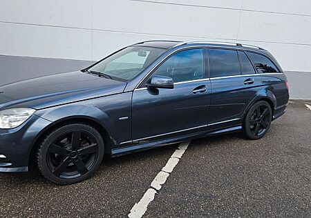 Mercedes-Benz C 250 CGI T BlueEFFICIENCY Autom. -