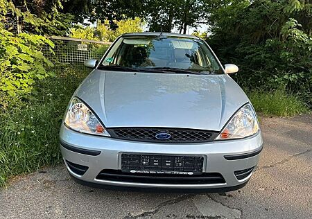 Ford Focus 1.6 Klima.Sitzh-1A1teRentnerhand.Tü+Zahnr.neu