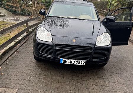 Porsche Cayenne Turbo 368kW Turbo S Black Edition