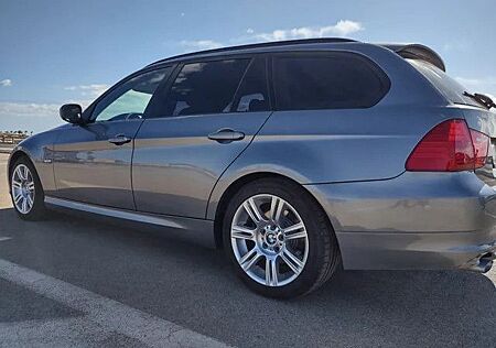 BMW 318d Touring -Pano,Klima ...
