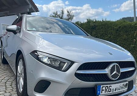 Mercedes-Benz A 180 - PROGESSIVE * NAVI+LED+PTS+SHZ+8xALU