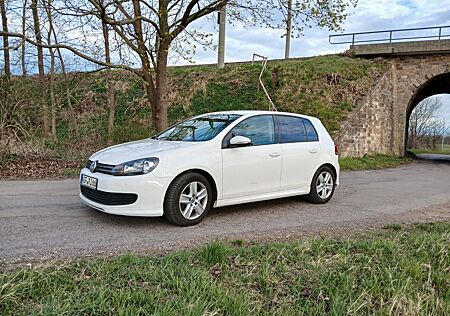VW Golf Volkswagen 1.4 TSI 90 kW Highline Highline