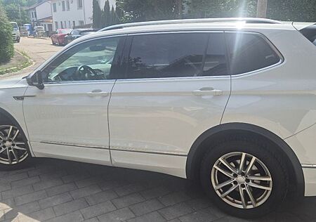 VW Tiguan Allspace Volkswagen Comfortline TSI DSG, 4x4, R-Line