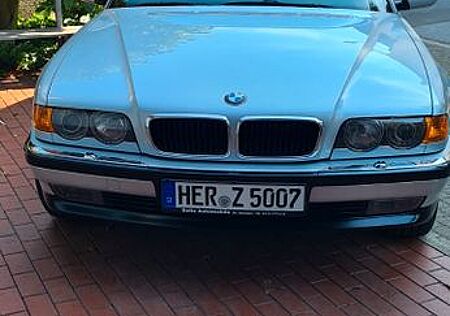 BMW 728i A -