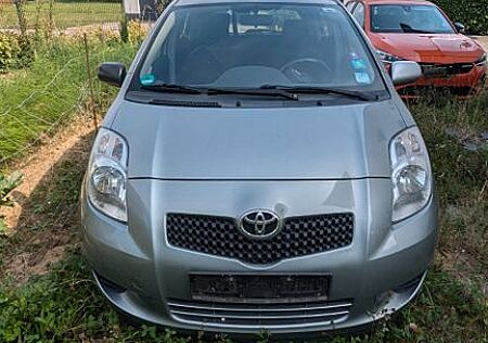 Toyota Yaris 1,0-l-VVT-i -