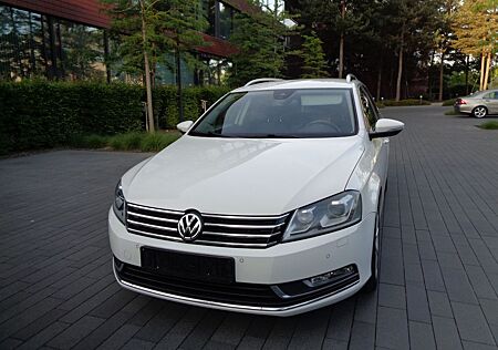 VW Passat Variant Volkswagen Comfortline BlueMotion-Navi-Xenon