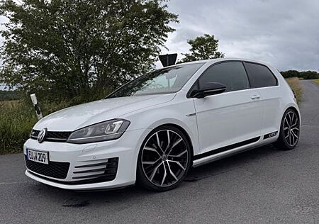 VW Golf Volkswagen 2.0 TDI DSG GTD DYNAUDIO