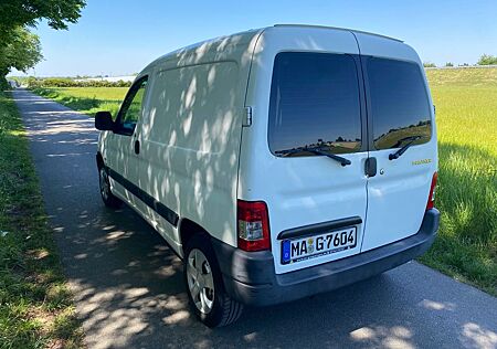 Peugeot Partner HDI bj2008 1,6-74 PS neue TÜV- LKW zul