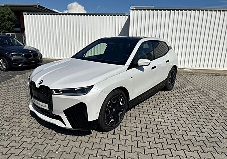 BMW iX M60 NP 152.790 HUD Luftfederung AHK Panodach