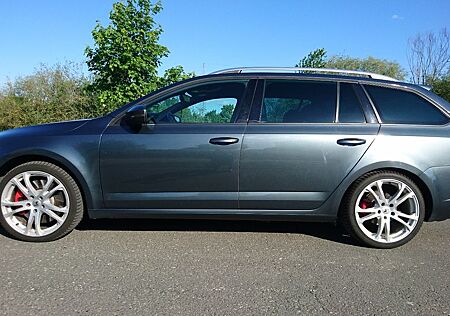 Skoda Octavia 2.0 TDI DSG RS Combi RS