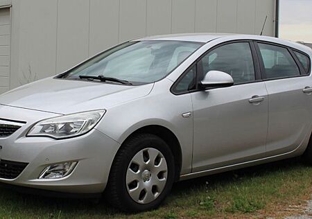Opel Astra 1.6 PDC Tempomat Klima 4-türig